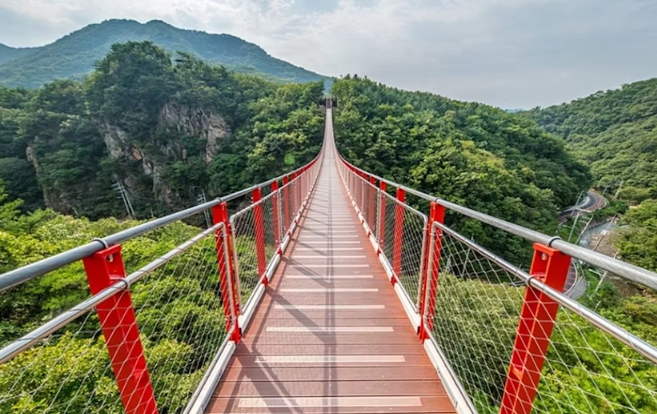 DMZ and Mt. Gamaksan Red Suspension Bridge Tour from Seoul